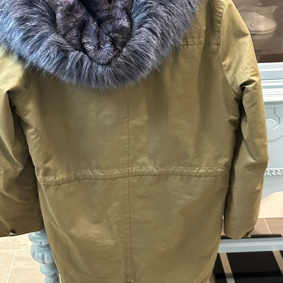 LOFT olive winter coat with faux fur - Picture 7 of 11